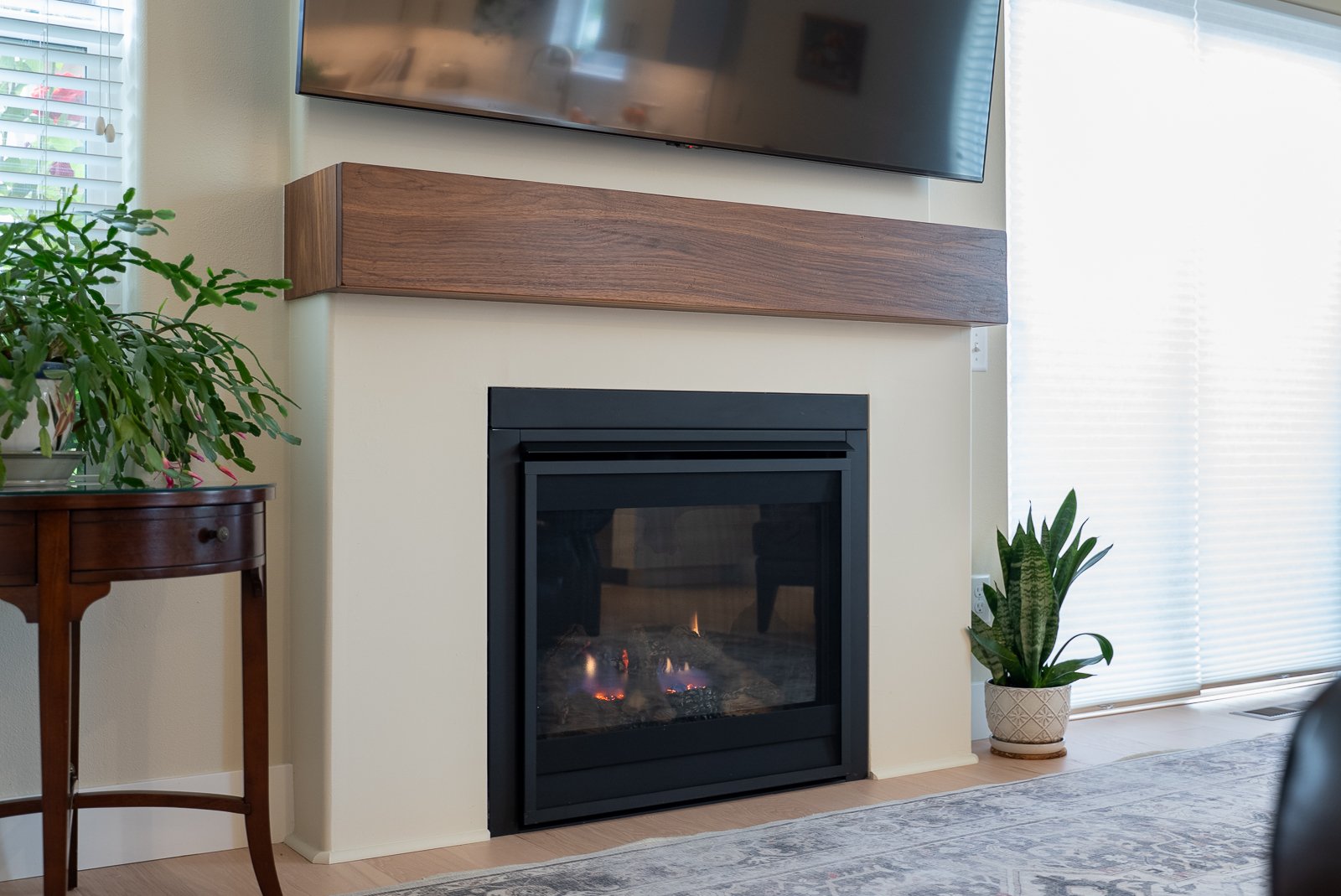 albany-oregon-living-room-fireplace-walnut-mantel.jpg-1